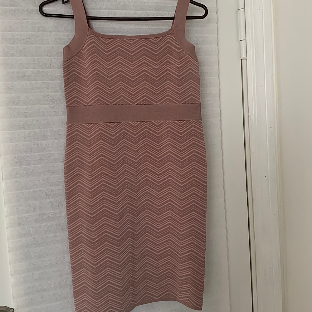Women dress color borgoñas